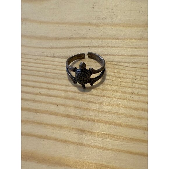 Adjustable Silver Turtle Toe Ring For Women - Picture 5 of 8